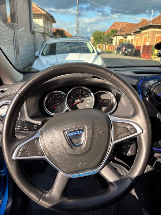 Dacia sandero stepway 2020 blue line