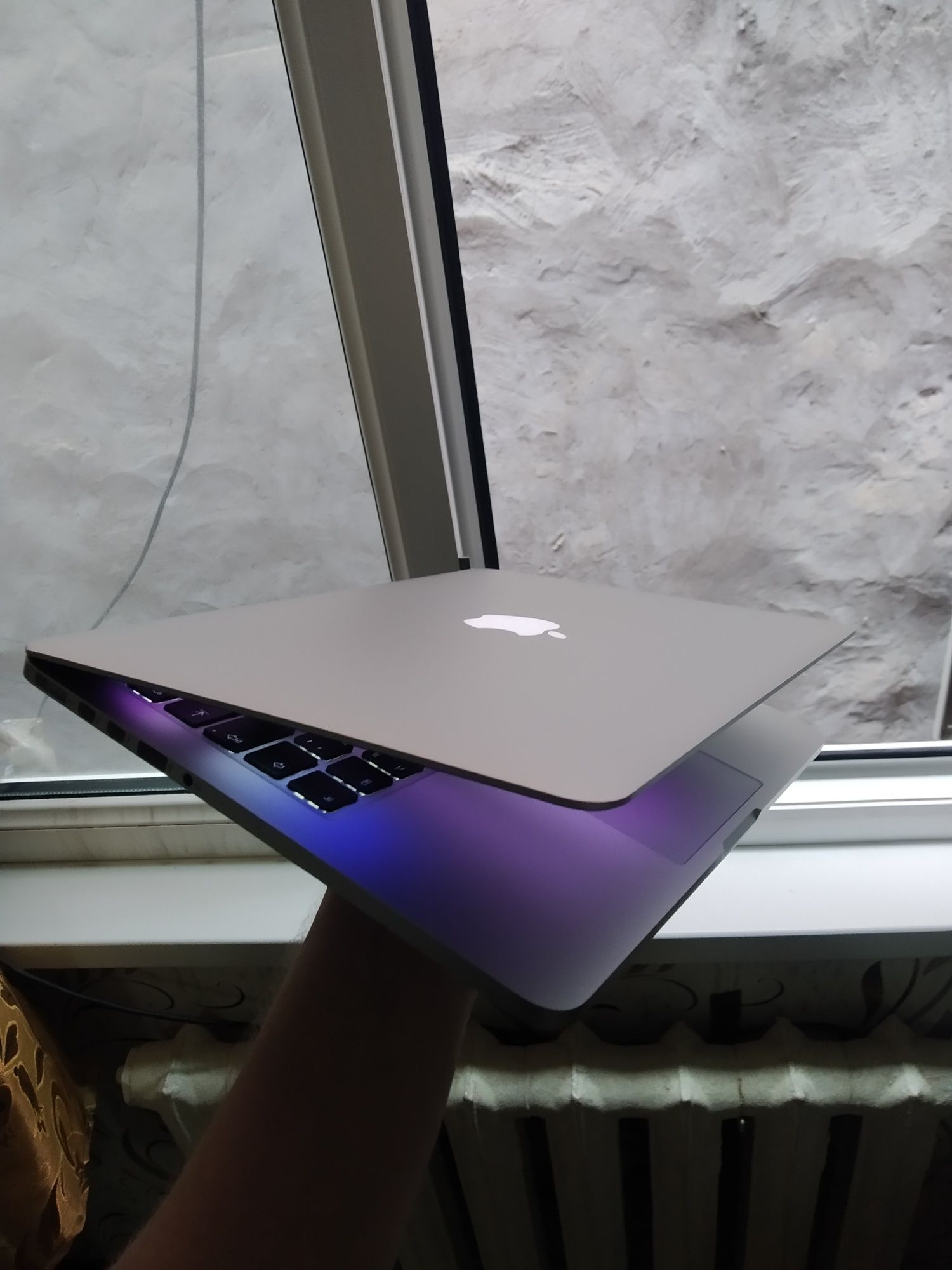 Apple в отличном состояние. Full комплект полный.