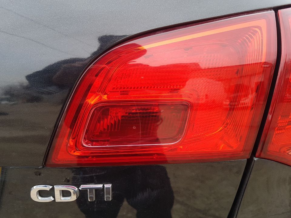 Tripla Dreapta / Lampa Stop Hayon / Haion / Portbagaj Opel Astra J Caravan / Break 2009-2015