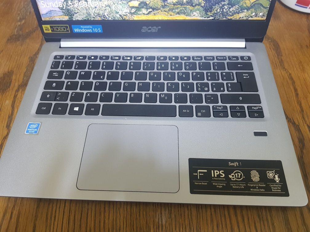 Vand laptop Acer Swift 1