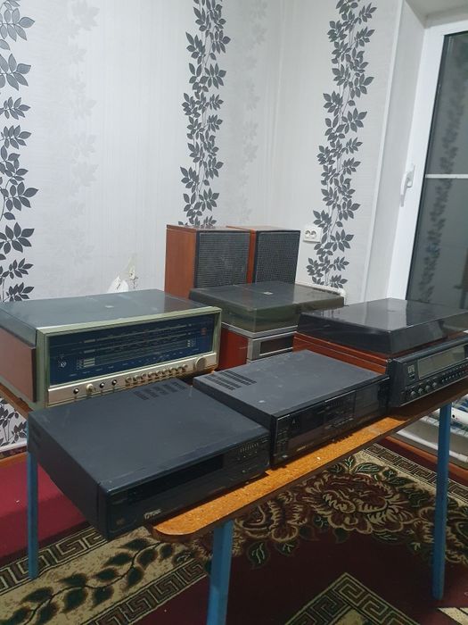 Антикварианты проигрыватели, магнитолы, видеомагнитафоны