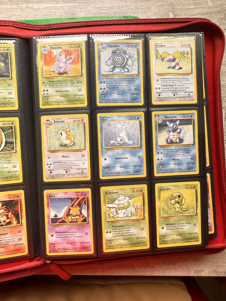 Vand carti pokemon base set