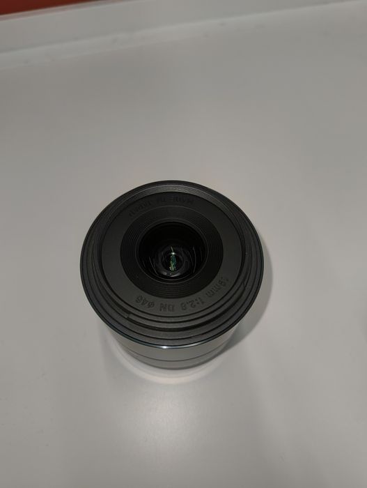 Обектив Sigma за Sony E-mount 19mm f/2.8