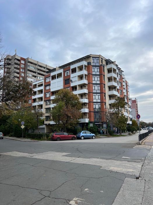 Дава се под наем Двустаен апартамент в Пловдив, Гагарин - 65 кв.м за 382.5 € - Снимка #1