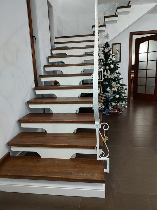 Scări stejar stratificat