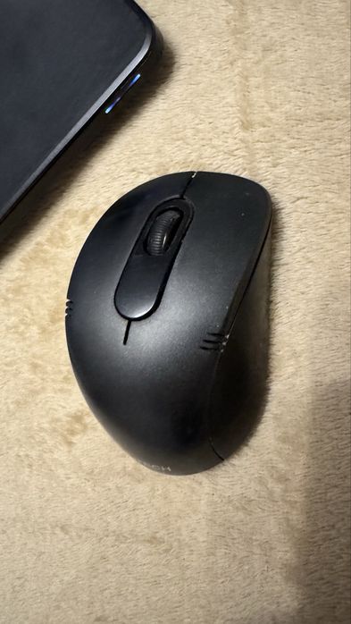 Лаптоп Dell touchscreen