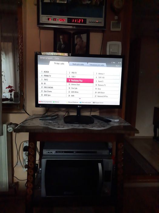Vând televizor led LG FULL HD diagonala 70 cm cu telecomanda
