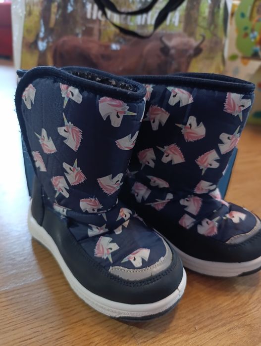 Vând cizmulițe de zăpadă fete