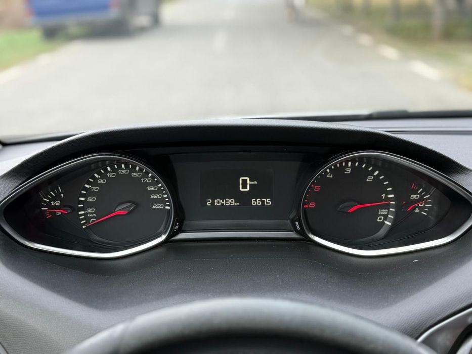 Peugeot 308 2016 1.6D 210.000KM