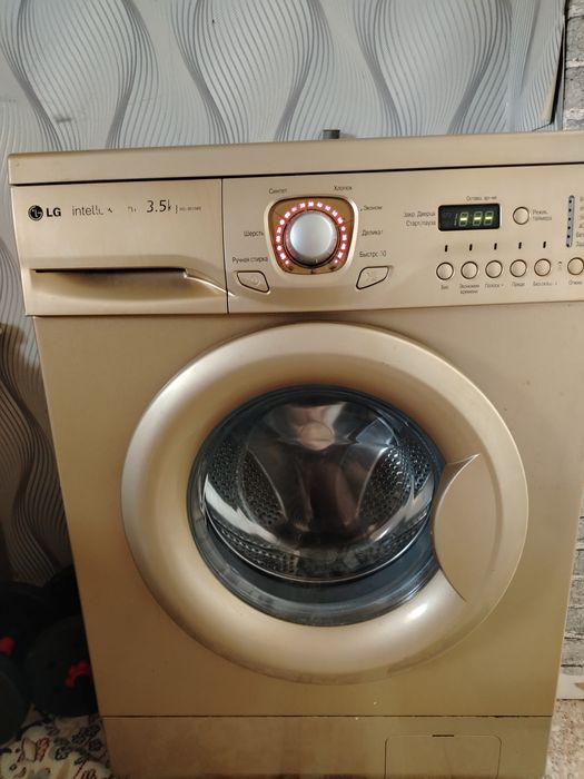 Продам машинку стиральную