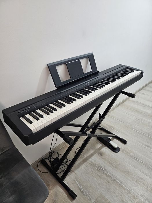 Pian digital Yamaha P-45