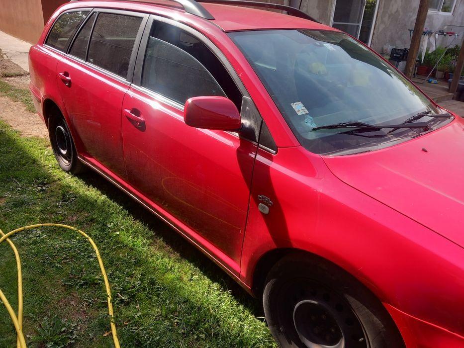 Toyota avensis anul 2005