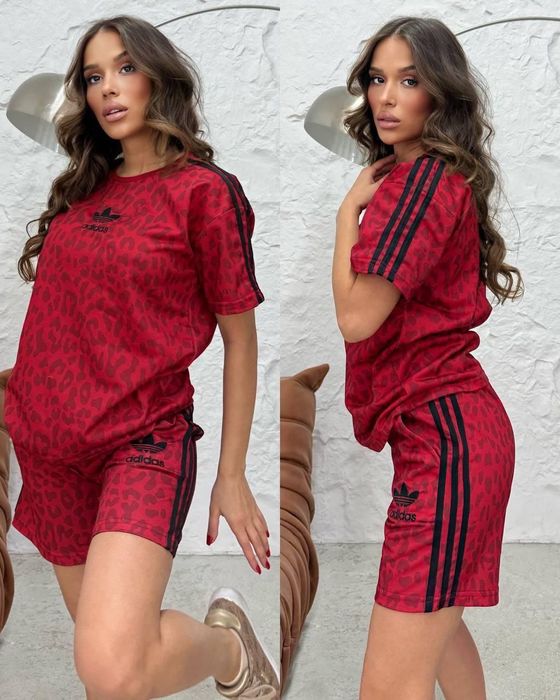 Compleuri dama cu pantaloni scurți