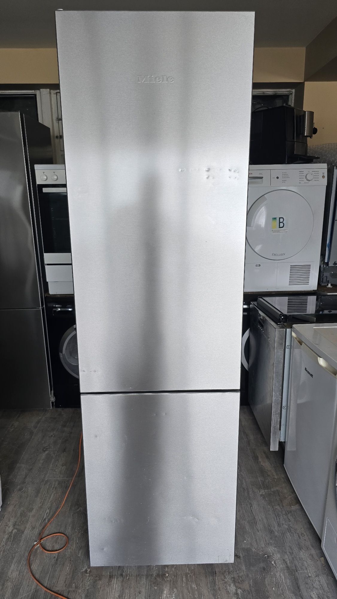 Хладилник с фризер Miele 2m