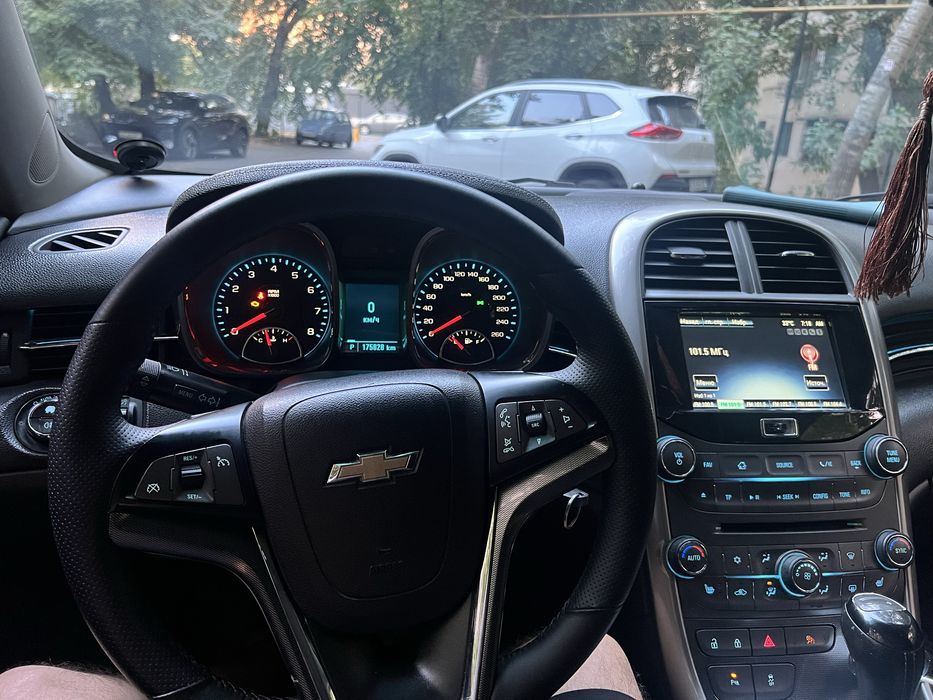 Chevrolet Malibu 1 3-pozitsiya