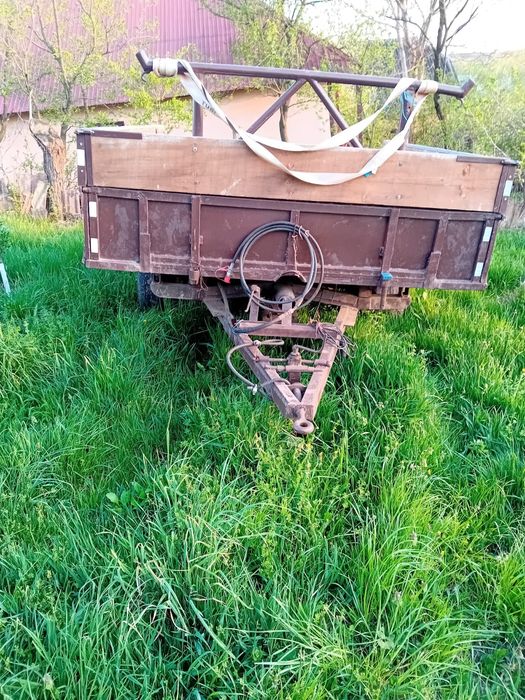 Vând tractor Ford 4000