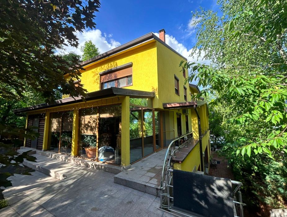 Vila cu Piscina Interiora si Dotari Premium, Copou