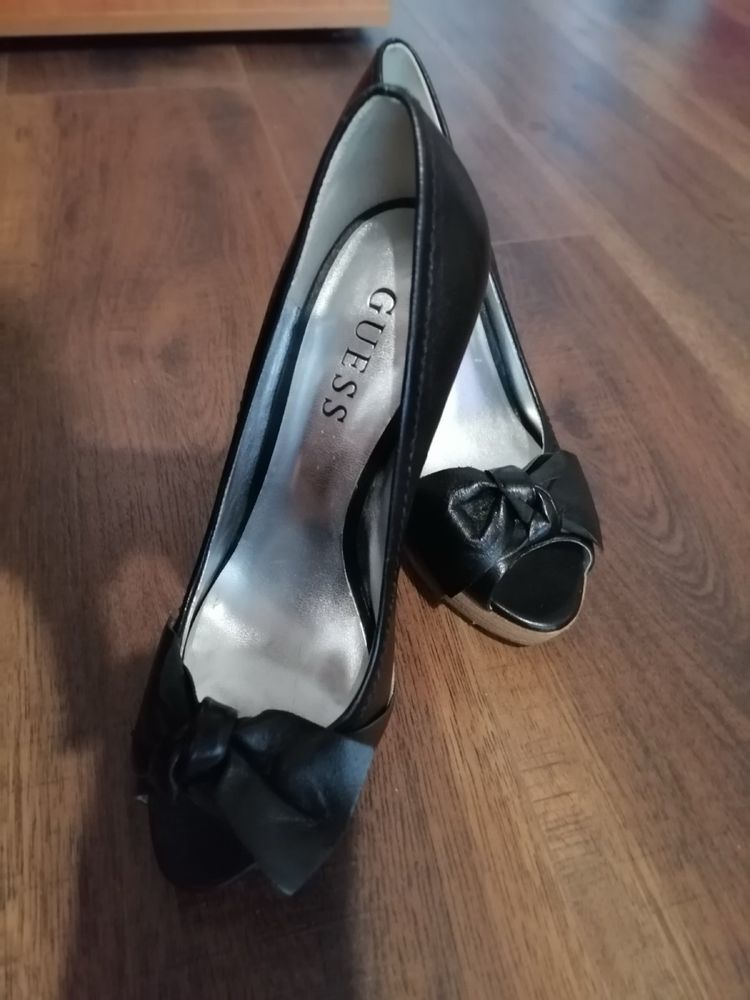 Дамски отворени токчета Guess