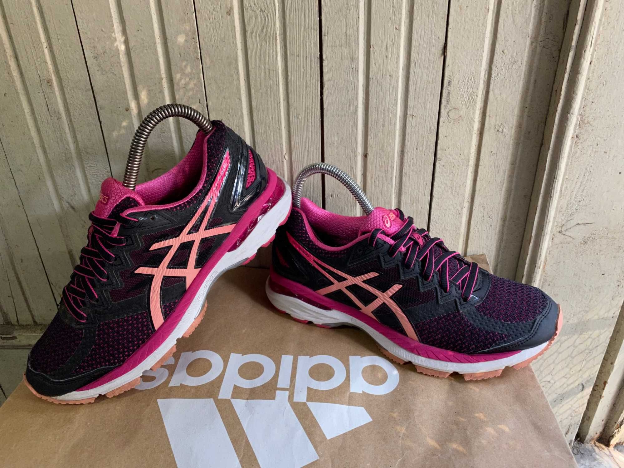 ''ASICS Gt-2000 4''оригинални маратонки 38 номер