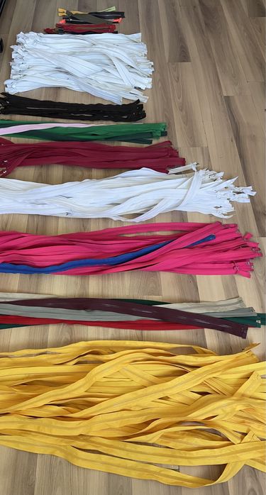 Продается швейная фурнитура- молния-замок.