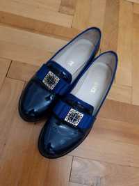 Сини лачени обувки от естествена кожа