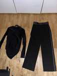 Vând costum de dans pantaloni+ body-uri purtate doar un sezon