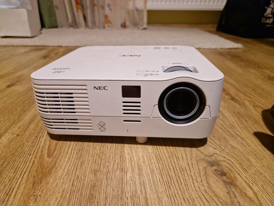 Video proiector NEC