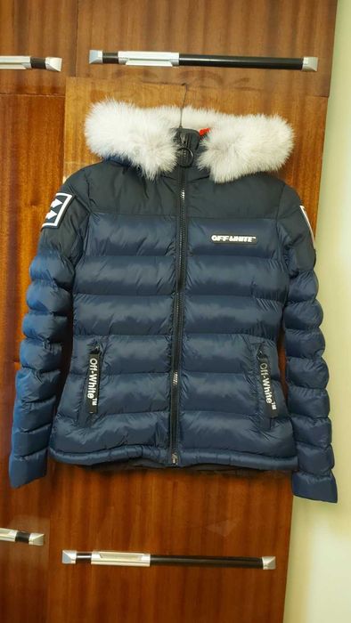 Дамско зимно яке с качулка от естестван пух