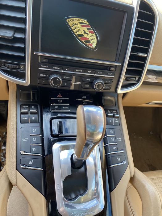 Galerie admisie Porsche Cayenne 3.0 TDI CRC 2014