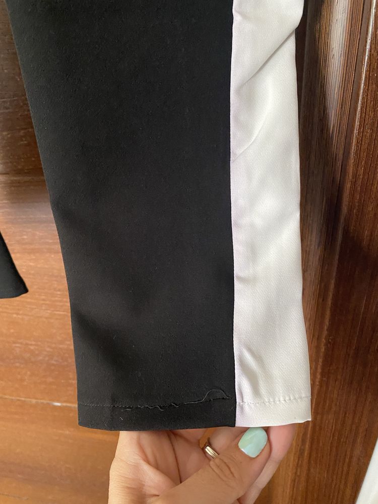 Costum elastic lejer negru cu dunga alba  S