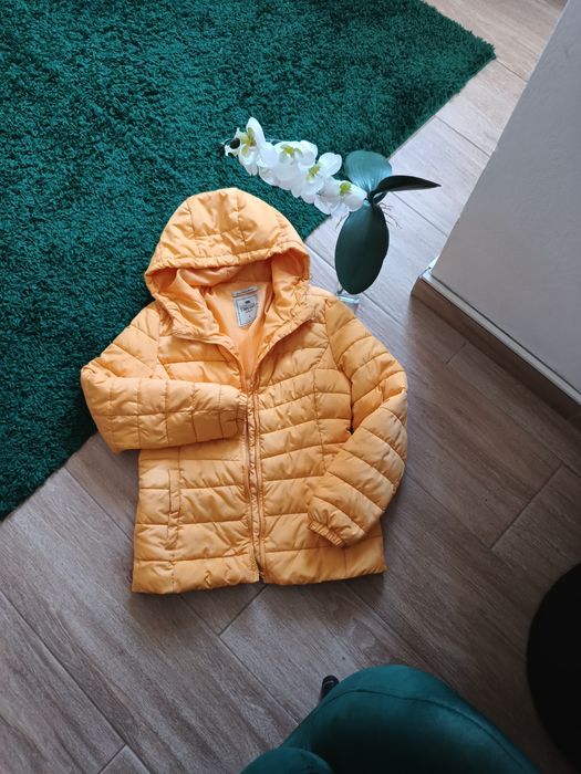 Geacă aproape nouă