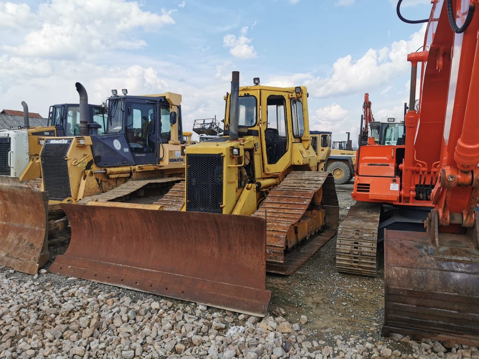 Închiriem buldozer, excavatoare 3.5-30T cu picon/pulverizator/foarfecă