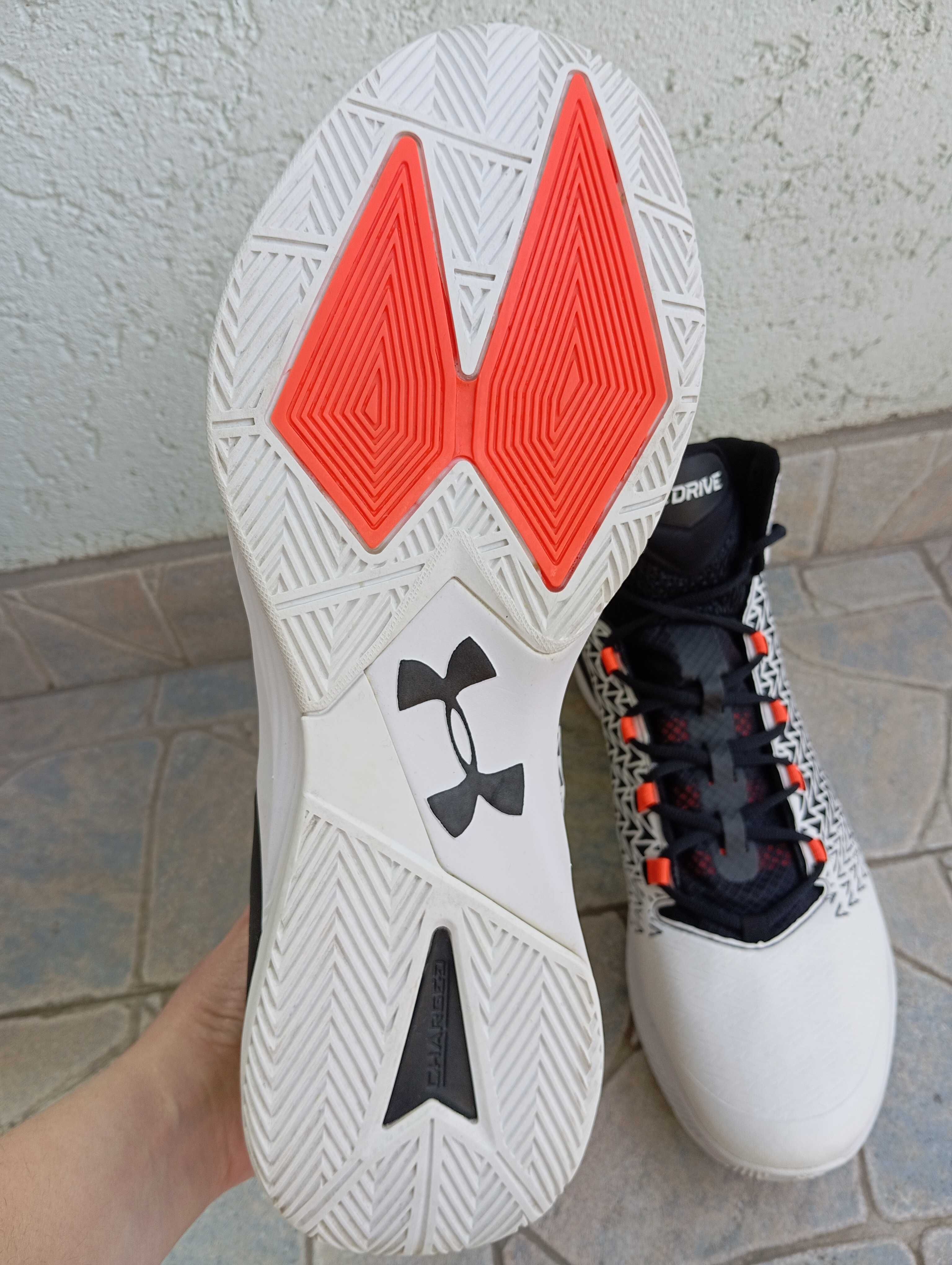 Мъжки баскетболни маратонки Under Armour номер 50,5