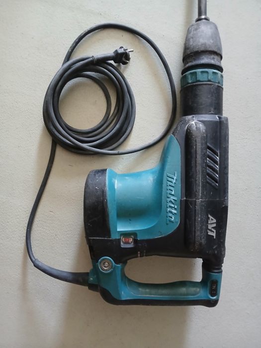 Ciocan demolator makita HM1213C