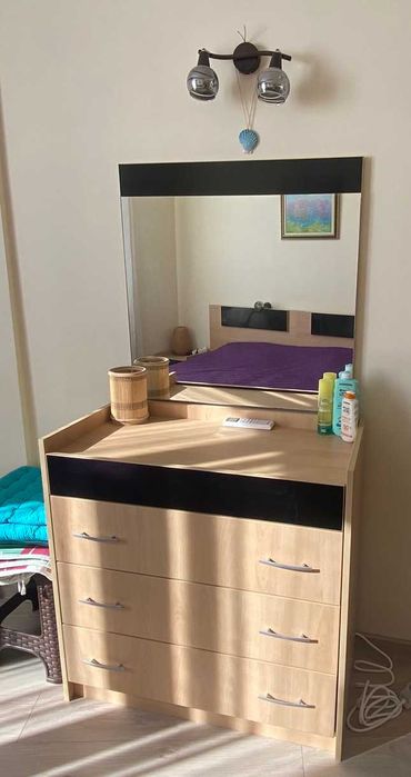 Прекрасно обзавеждане спалня - легла, матраци,гардероб, нощн шк, скрин