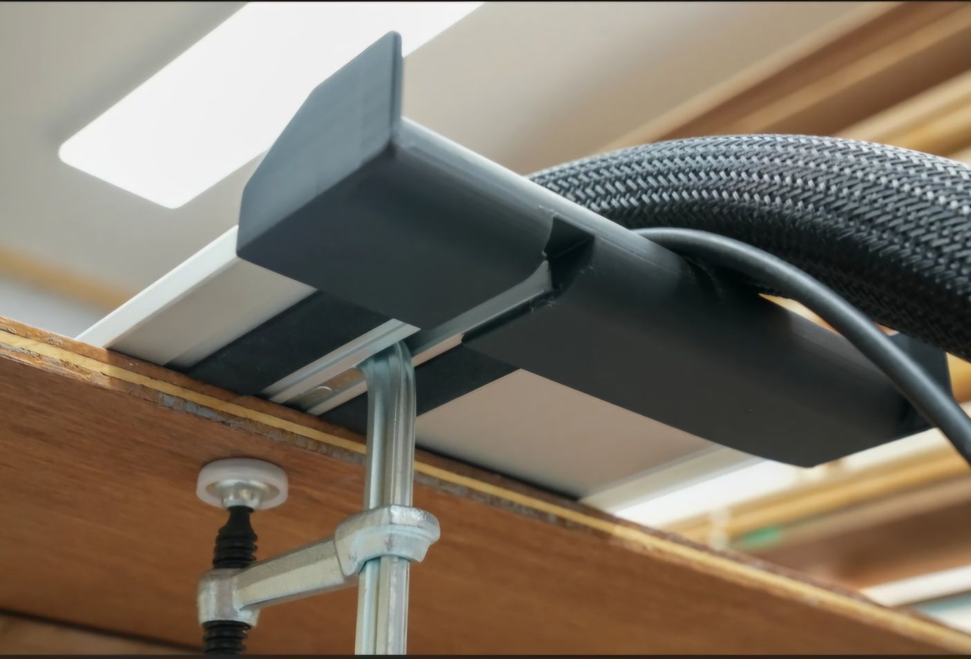 Предпазител за шина Festool и Makita + отвор за скоба
