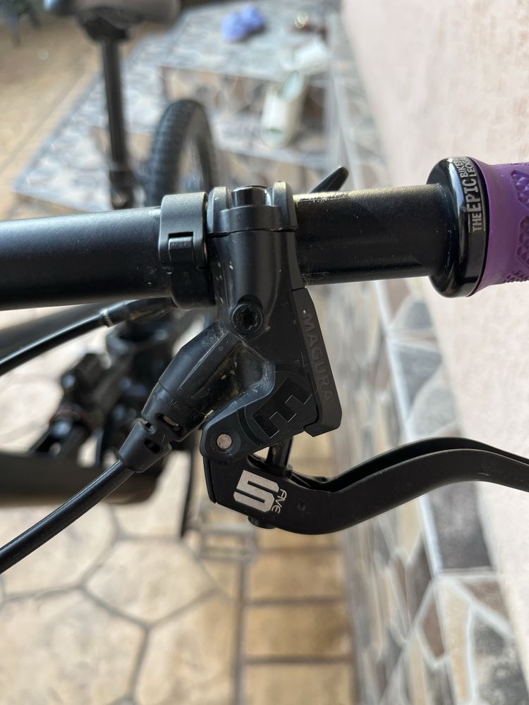 Vand bicicleta YT capra