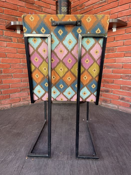 Столове от метал и дърво