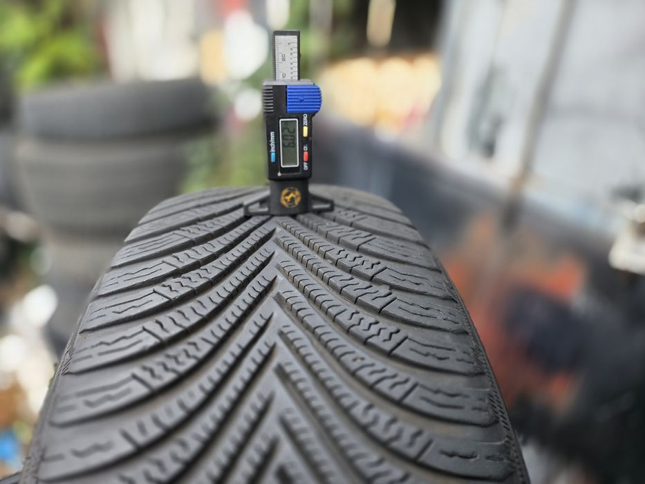 4бр. 225 55 17 Michelin зимни.