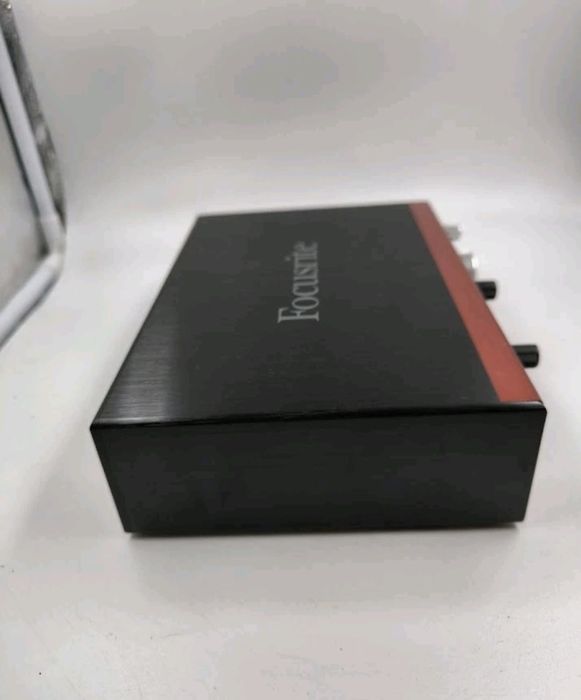 Interfață Audio Focusrite Clarett 2 pre și Theater 5.1 DTT2500