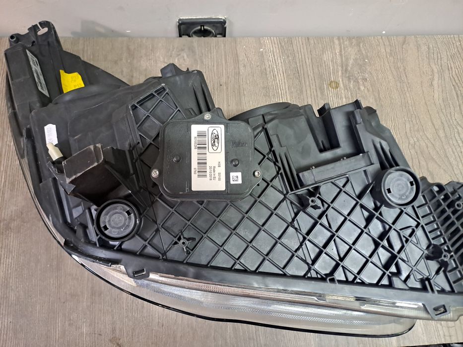 Ford Kuga фар xenon led