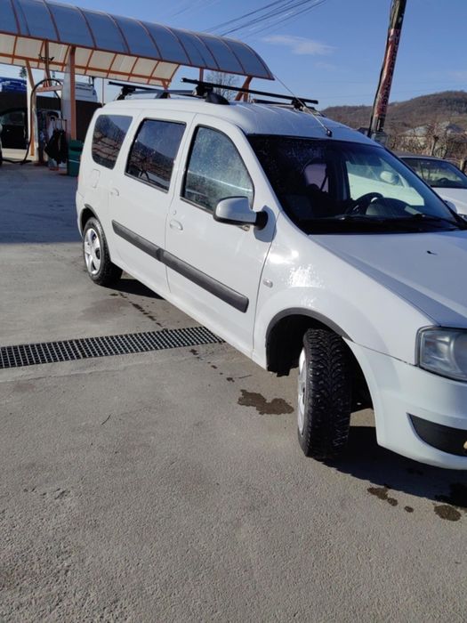 Vînd Dacia Logan mcv