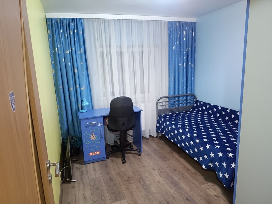 PROPRIETAR, vând apartament 4 camere LIPOVEI
