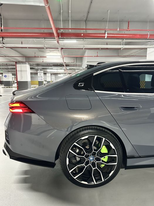 BMW i5 M35L 2024