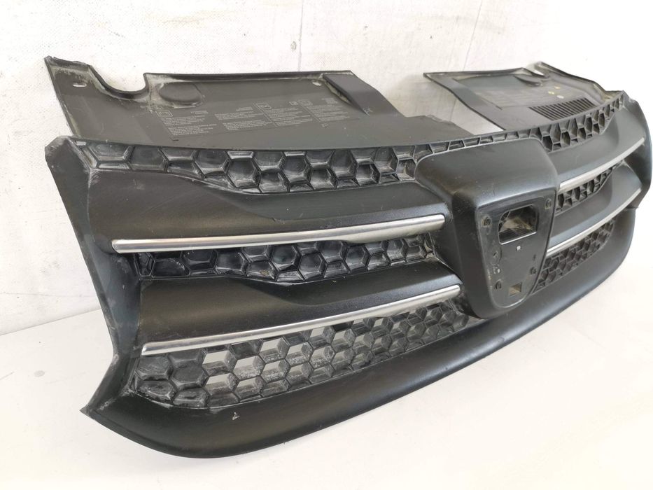 Радиаторна решетка Дачия Логан 2 / Dacia Logan 2 [ - ] Оригинална, в д