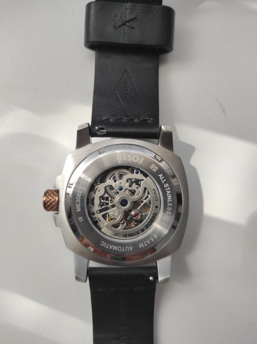 Продавам мъжки часовник Fossil ME3082