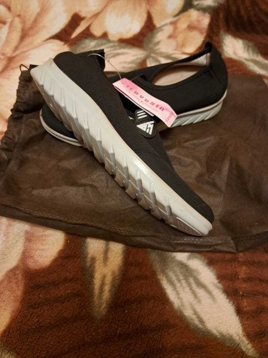De vânzare adidași damă