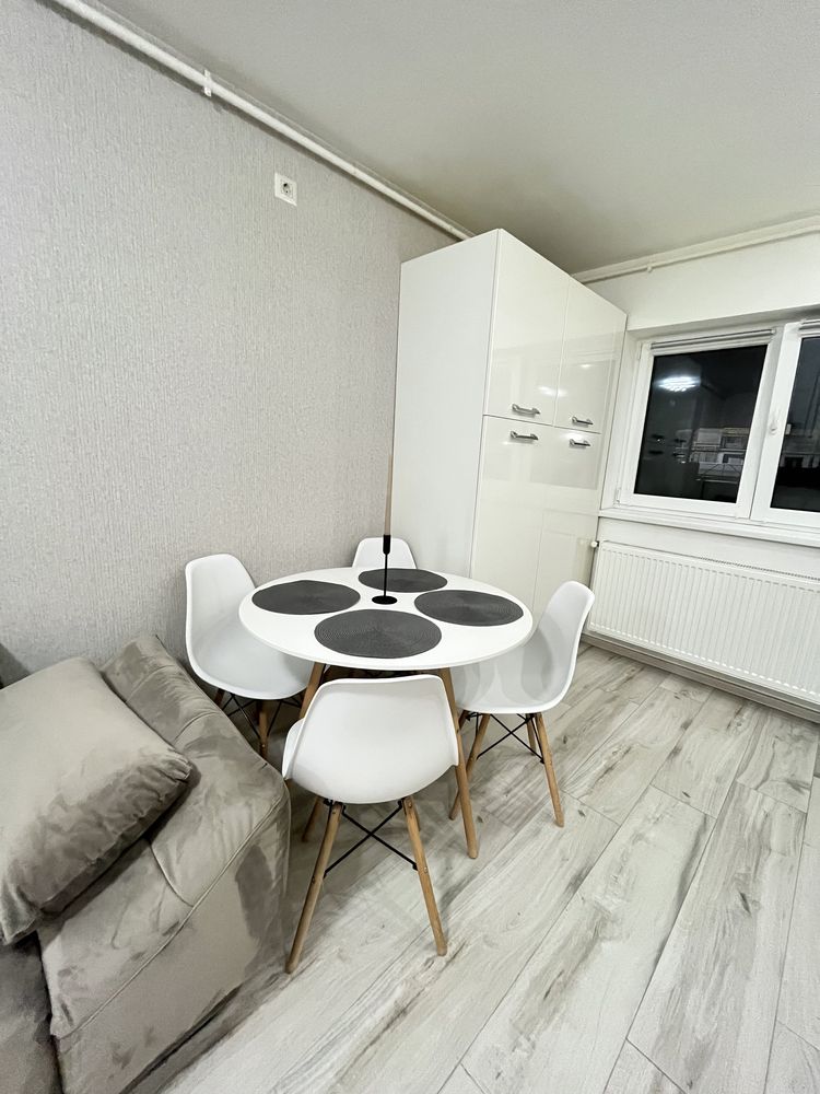 Apartament 3 camere de închiriat Palladium Residence sector 3