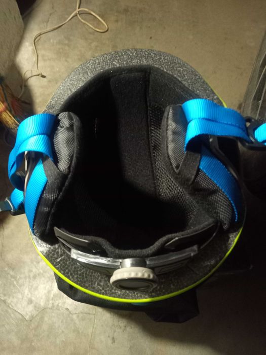 детска ски каска/52-56см/-40лв.