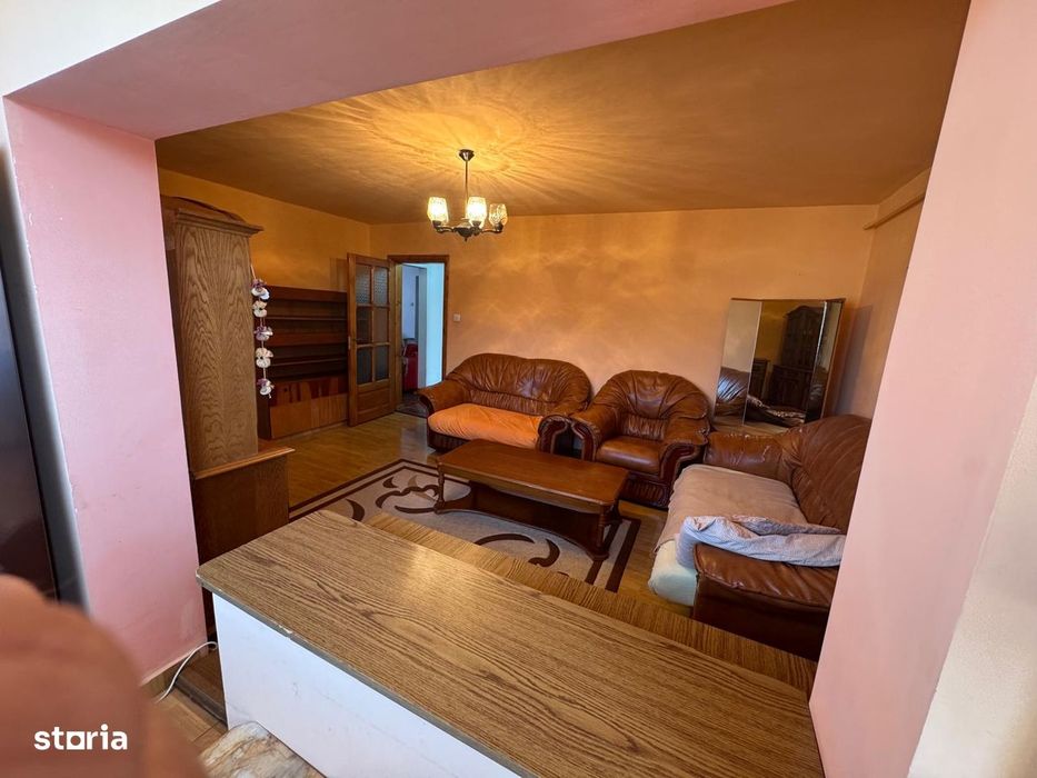 Vand apartament 4 camere